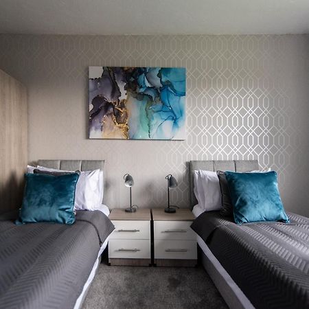 3 Bed Apartment - Perfect For Contractors Near Liverpool Airport Hale  Kültér fotó