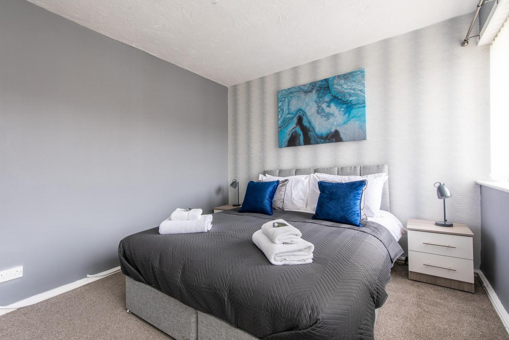 3 Bed Apartment - Perfect For Contractors Near Liverpool Airport Hale  Kültér fotó