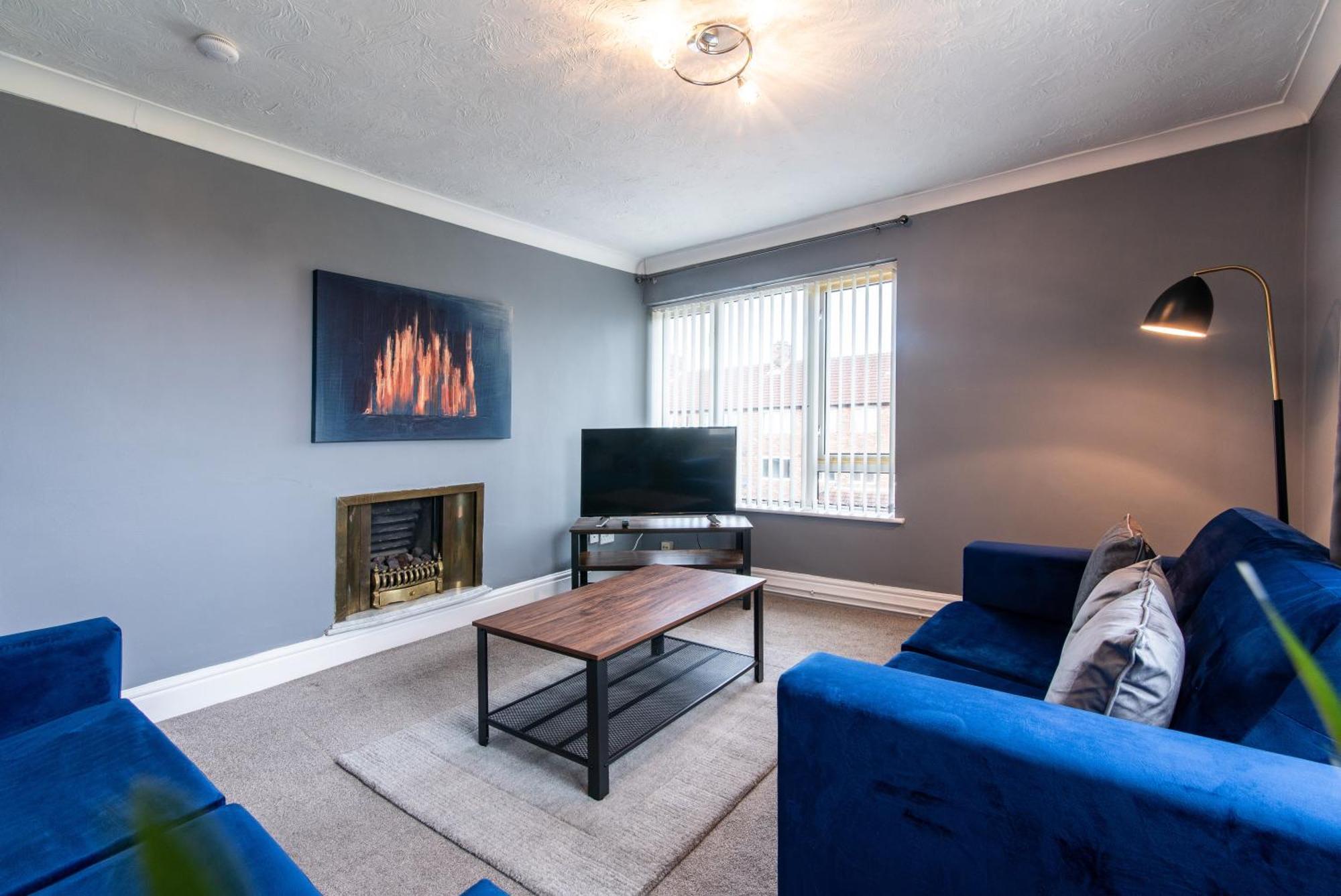 3 Bed Apartment - Perfect For Contractors Near Liverpool Airport Hale  Kültér fotó