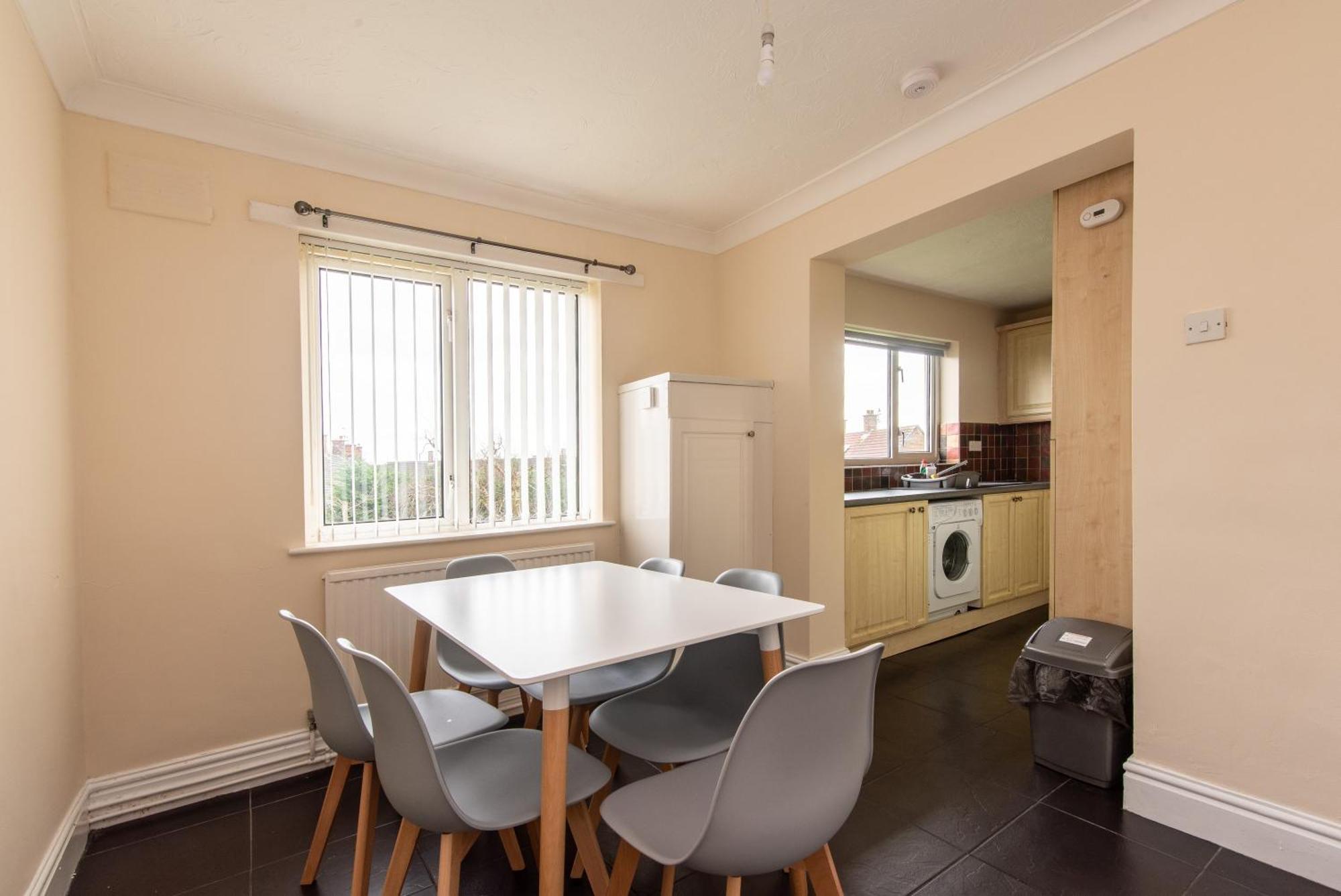 3 Bed Apartment - Perfect For Contractors Near Liverpool Airport Hale  Kültér fotó