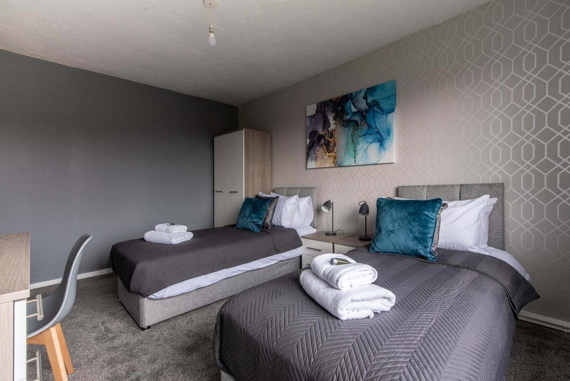 3 Bed Apartment - Perfect For Contractors Near Liverpool Airport Hale  Kültér fotó